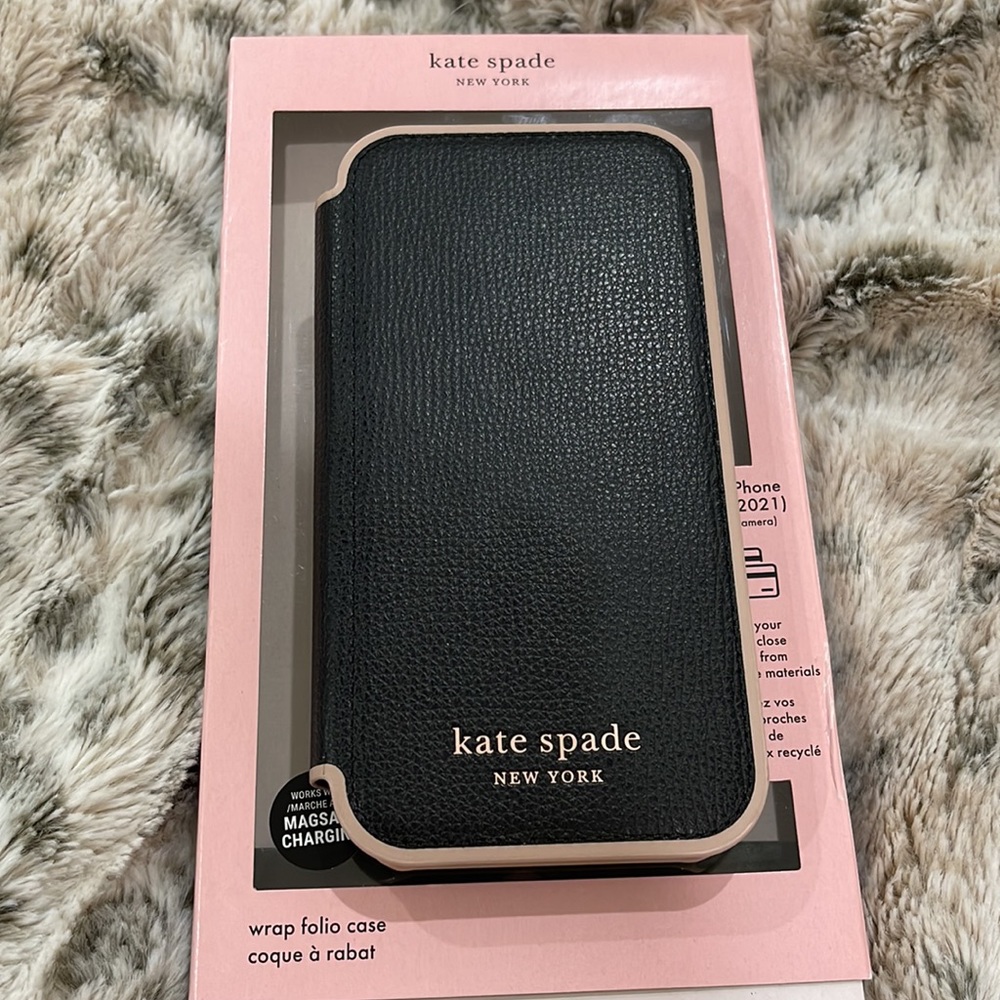 Kate Spade ♠️ wrap folio case